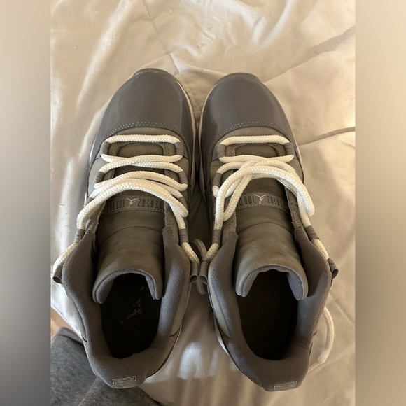 women’s jordan 11 low cool grey - Picture 9 of 10